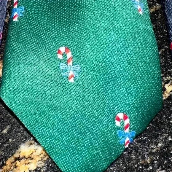 Lot of 3 Assorted Men’s Ties! One Silk, One from the 80s, & one for Christmas! - Picture 5 of 12